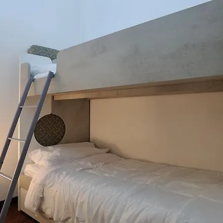 Alvaro's House דירה